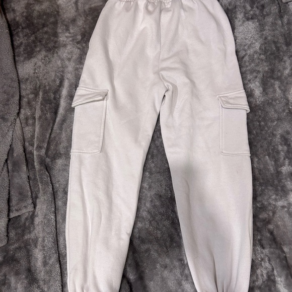 White cargo sweatpants - Picture 2 of 3
